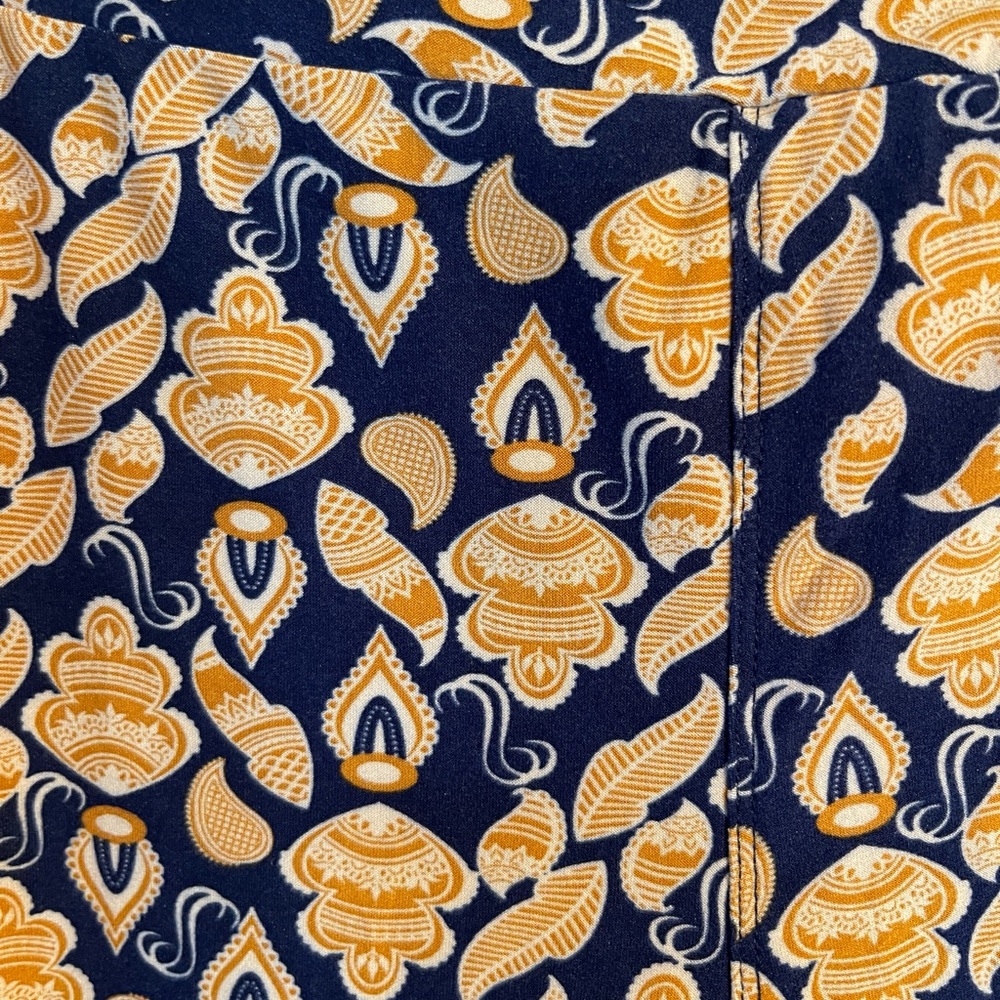 LuLaRoe leggings in Tall & Curvy. NEVER WORN!